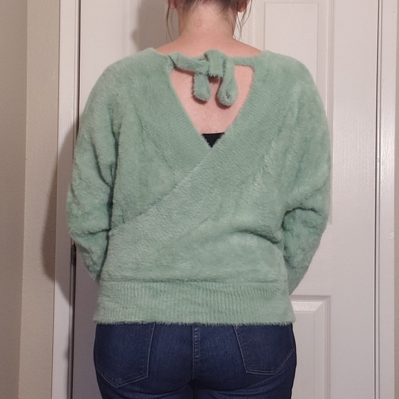 Super soft surplice sweater - Picture 2 of 5